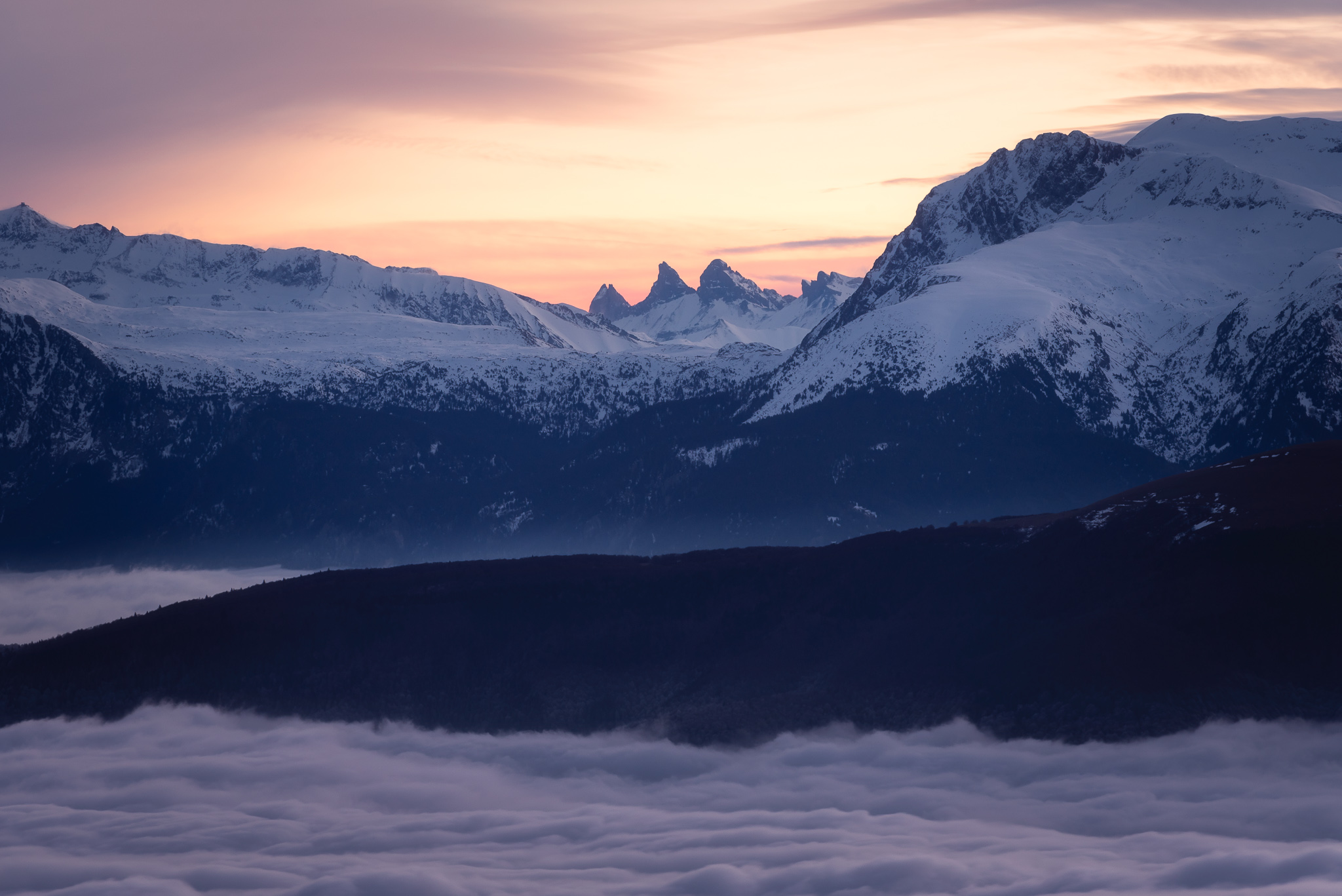 Les aiguilles d'Arves au loin ...