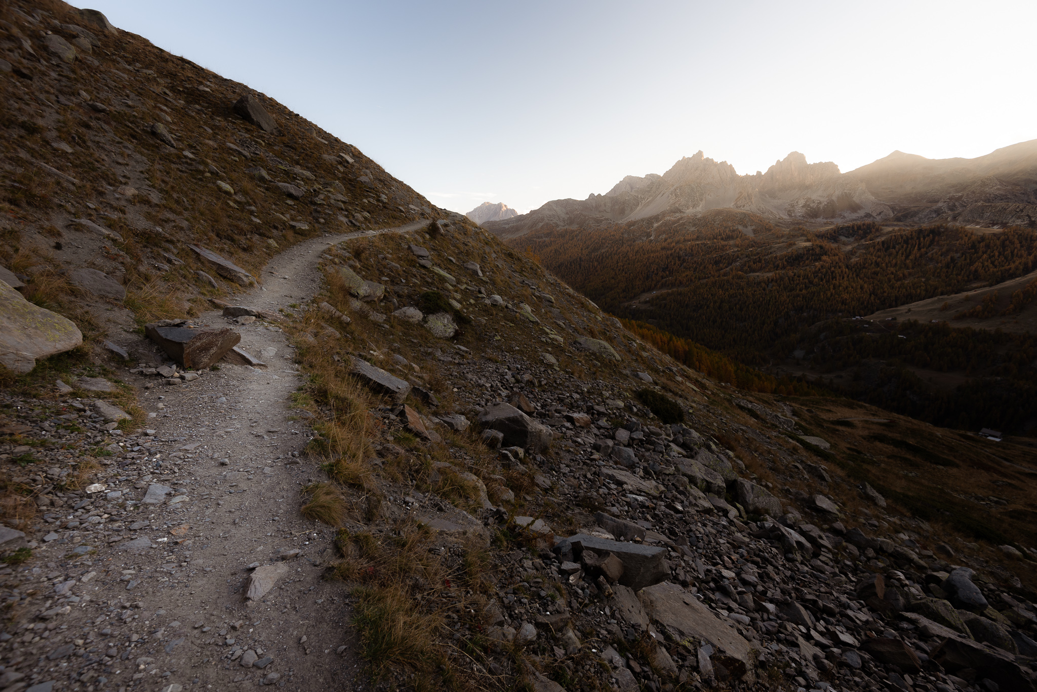 Chemin vers le lac Laramon