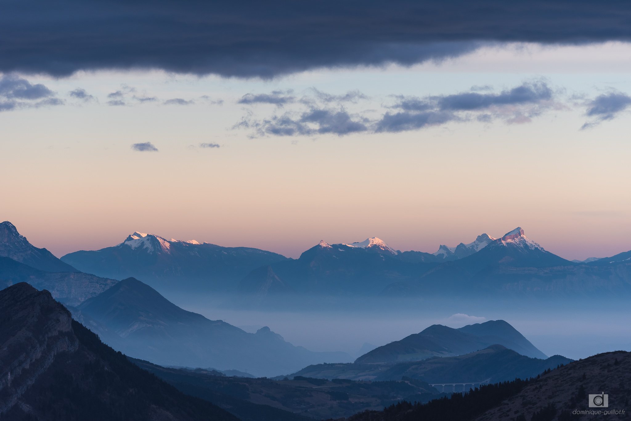 Massif de la Chartreuse vu de loin ...